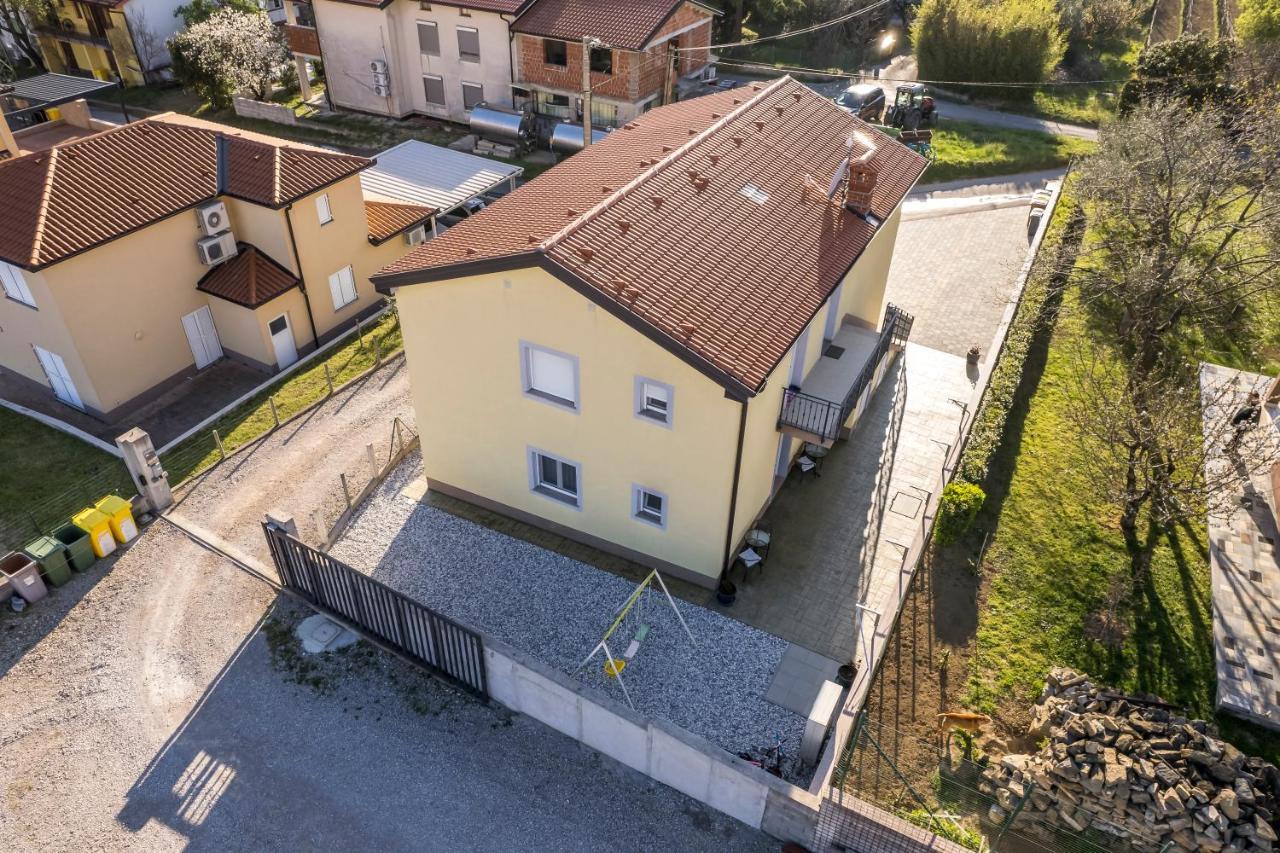 Apartment Mirela *